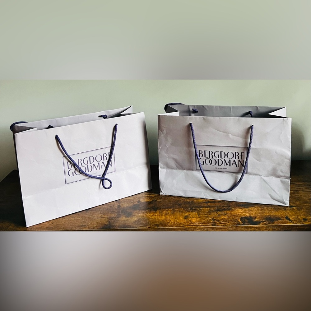 Light purple Bergdorf Goodman 2 gift Bags - Picture 3 of 9